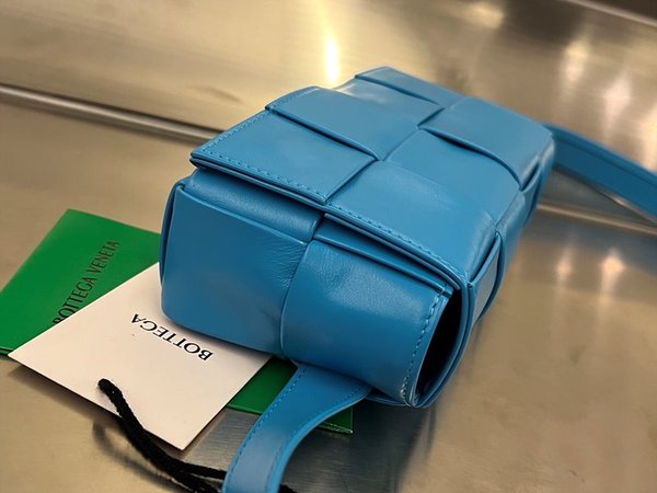 보테가베네타 카세트 벨트백 [매장가 281만원대]