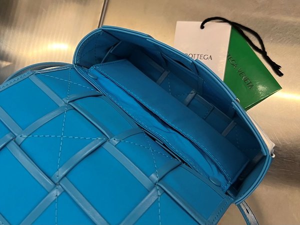 보테가베네타 카세트 벨트백 [매장가 281만원대]