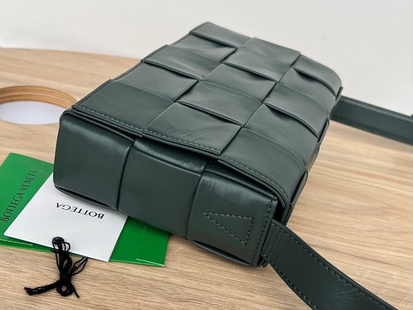 보테가베네타 카세트백 [매장가 364만원대]