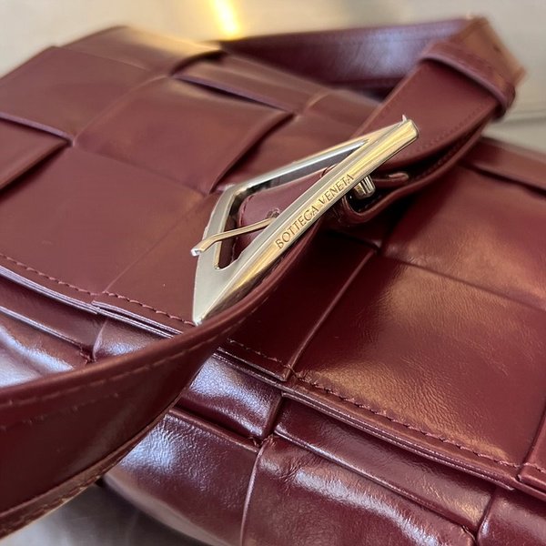 보테가베네타 카세트백 [매장가 364만원대]