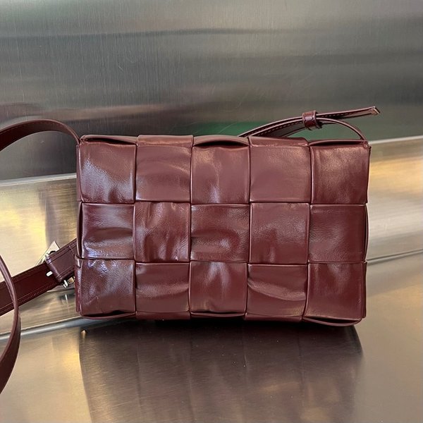 보테가베네타 카세트백 [매장가 364만원대]