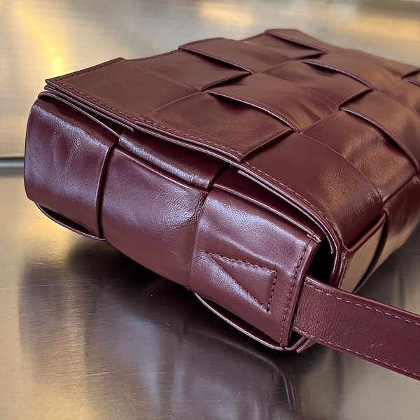 보테가베네타 카세트백 [매장가 364만원대]