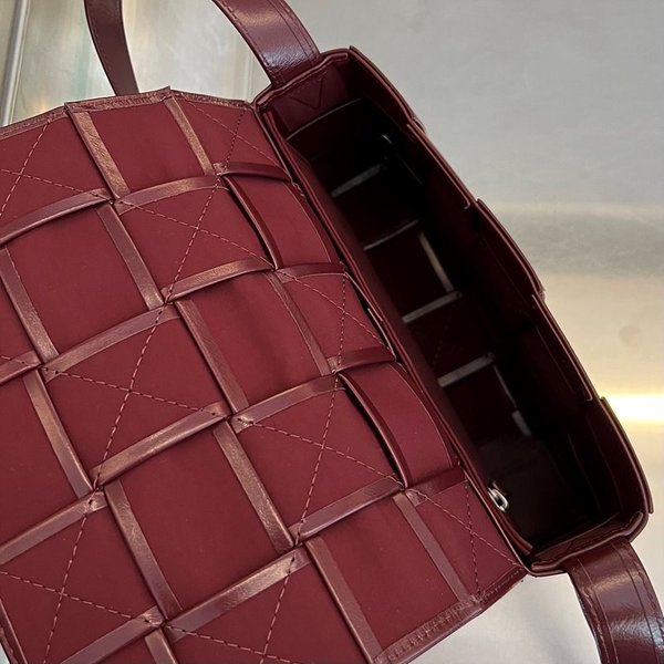 보테가베네타 카세트백 [매장가 364만원대]