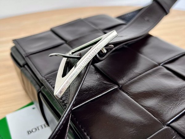 보테가베네타 카세트백 [매장가 364만원대]