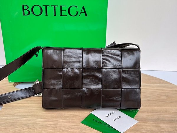 보테가베네타 카세트백 [매장가 364만원대]