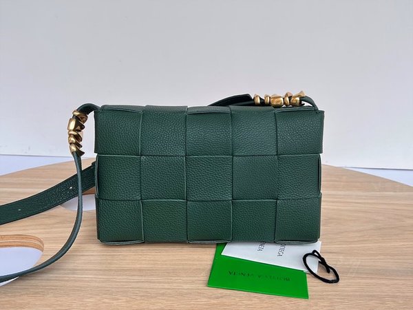 보테가베네타 카세트백 [매장가 399만원대]