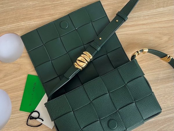 보테가베네타 카세트백 [매장가 399만원대]