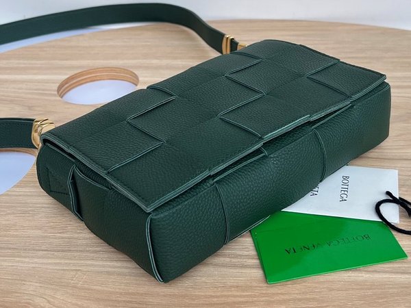 보테가베네타 카세트백 [매장가 399만원대]