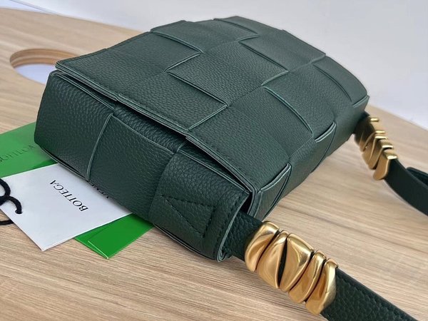 보테가베네타 카세트백 [매장가 399만원대]