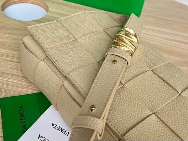 보테가베네타 카세트백 [매장가 399만원대]