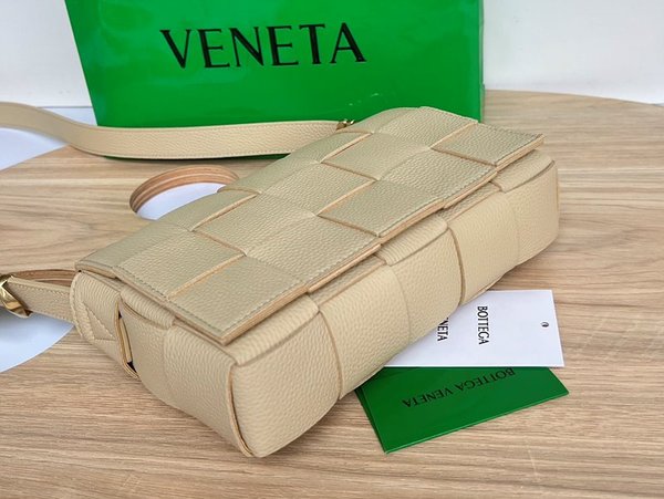 보테가베네타 카세트백 [매장가 399만원대]
