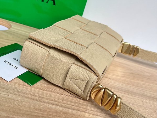 보테가베네타 카세트백 [매장가 399만원대]