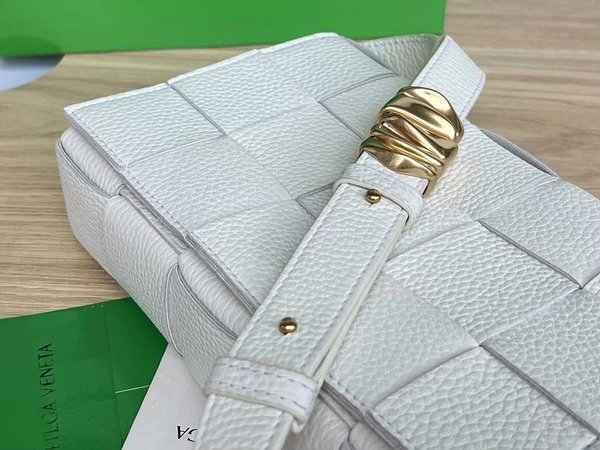 보테가베네타 카세트백 [매장가 399만원대]