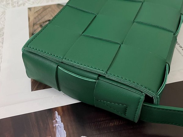 보테가베네타 카세트백 [매장가 364만원대]