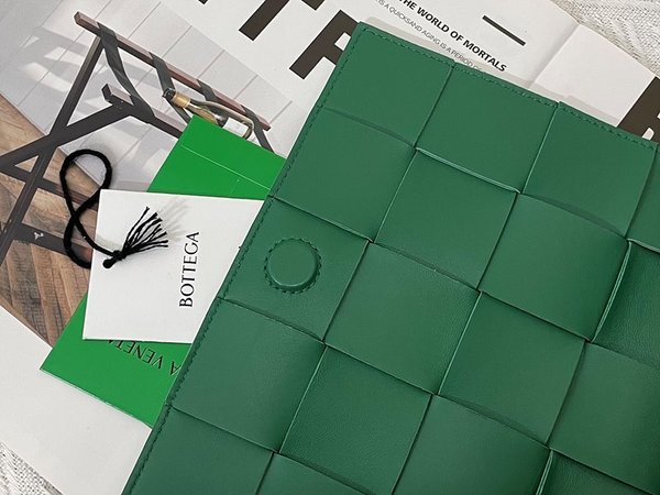 보테가베네타 카세트백 [매장가 364만원대]