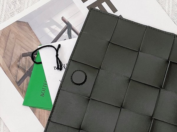 보테가베네타 카세트백 [매장가 364만원대]