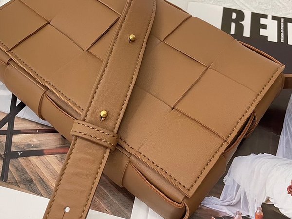 보테가베네타 카세트백 [매장가 364만원대]