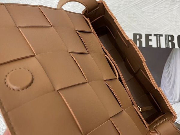 보테가베네타 카세트백 [매장가 364만원대]