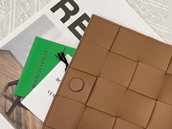 보테가베네타 카세트백 [매장가 364만원대]