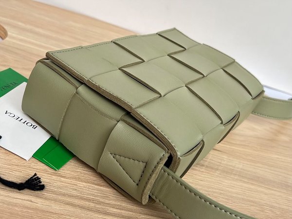 보테가베네타 카세트백 [매장가 364만원대]