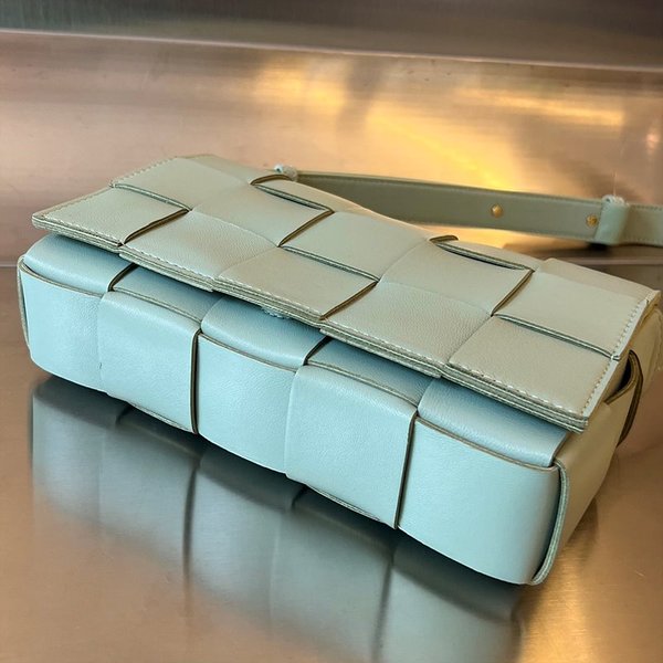 보테가베네타 카세트백 [매장가 364만원대]