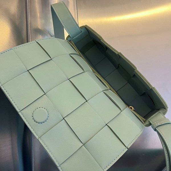 보테가베네타 카세트백 [매장가 364만원대]