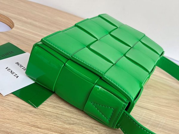 보테가베네타 카세트백 [매장가 364만원대]