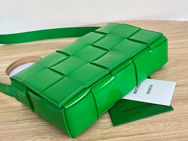 보테가베네타 카세트백 [매장가 364만원대]