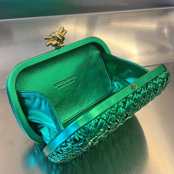 보테가베네타 스트랩 놋 클러치 [매장가 500만원대]