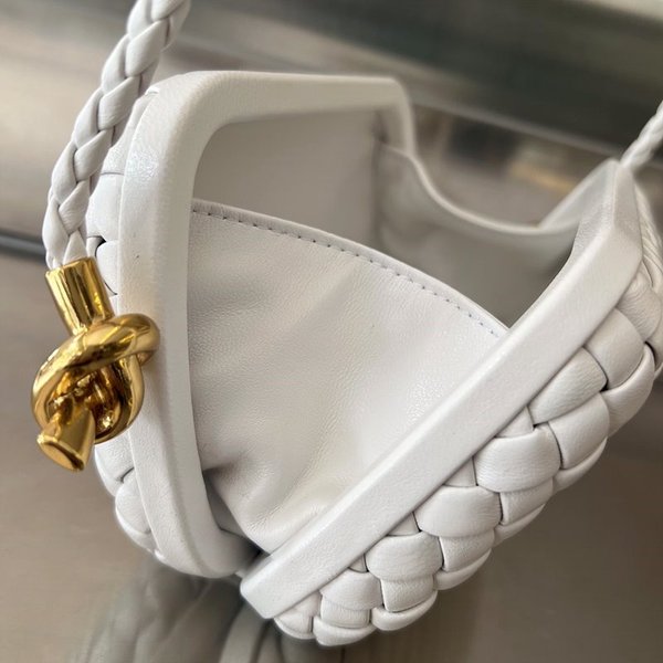 보테가베네타 스트랩 놋 미노디에르 [매장가 485만원대]