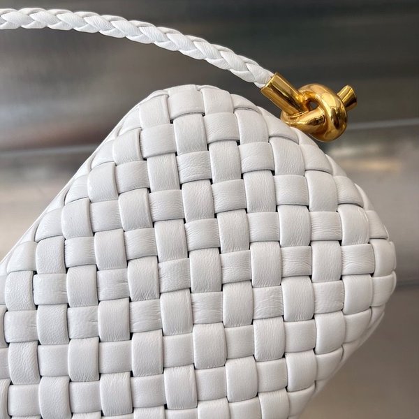 보테가베네타 스트랩 놋 미노디에르 [매장가 485만원대]