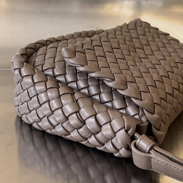 보테가베네타 스몰 코블 숄더백 [매장가 698만원대]