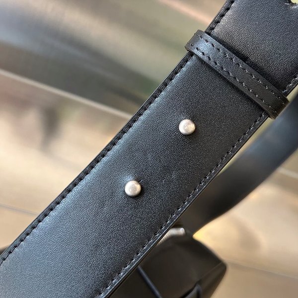 보테가베네타 스몰 브릭 카세트백 [매장가 347만원대]