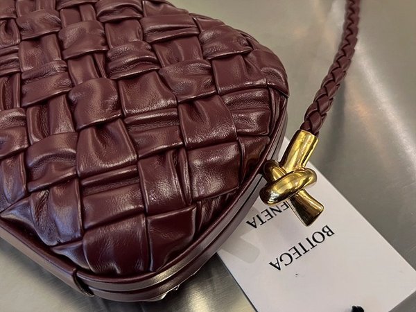 보테가베네타 램스킨 놋 미노디에르 [매장가 578만원대]