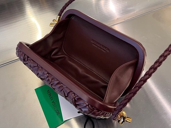 보테가베네타 램스킨 놋 미노디에르 [매장가 578만원대]