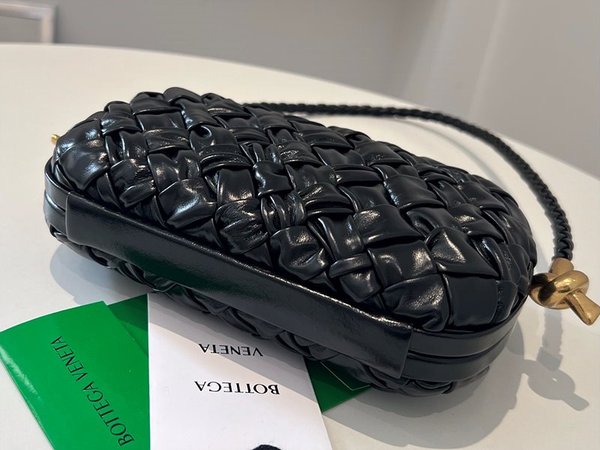 보테가베네타 램스킨 놋 미노디에르 [매장가 578만원대]