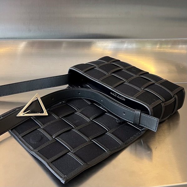 보테가베네타 카세트백 [매장가 324만원대]