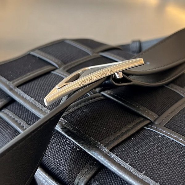 보테가베네타 카세트백 [매장가 324만원대]