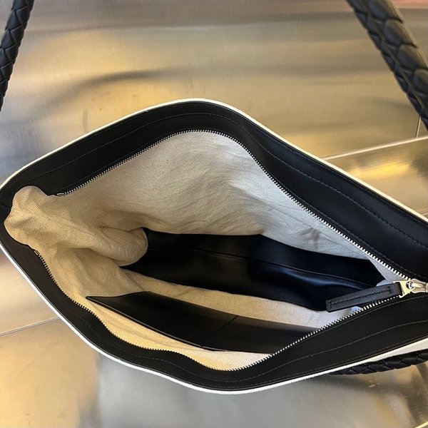 보테가베네타 캔버스 쿼드로노 숄더백 [매장가 350만원대]