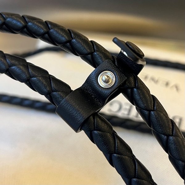 보테가베네타 캔버스 쿼드로노 숄더백 [매장가 350만원대]