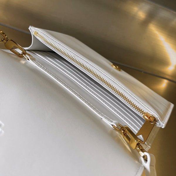 보테가베네타 카세트 크로스 바디백 [매장가 350만원대]