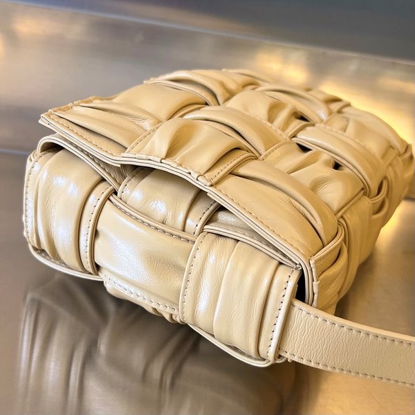 보테가베네타 카세트백 [매장가 485만원대]