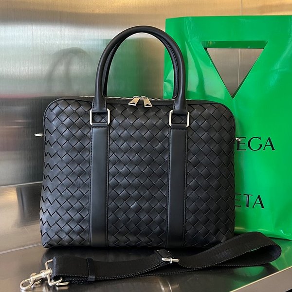 보테가베네타 슬림 브리프 케이스 [매장가 520만원대]