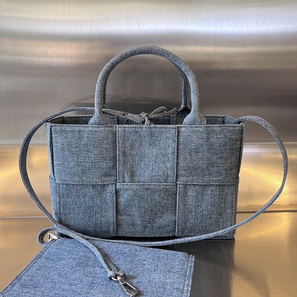 보테가베네타 워시드 데님 아프코 미니 토트백 [매장가 350만원대]