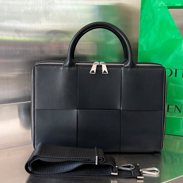 보테가베네타 아르코 브리프 케이스 [매장가 480만원대]