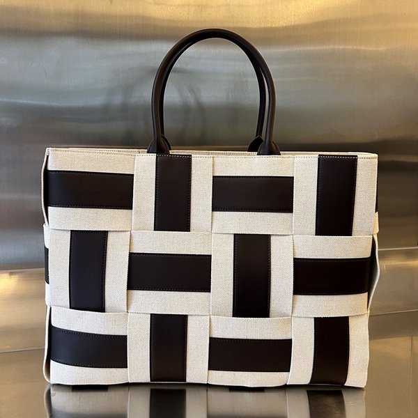 보테가베네타 아르코 라지 토트백 [매장가 518만원대]