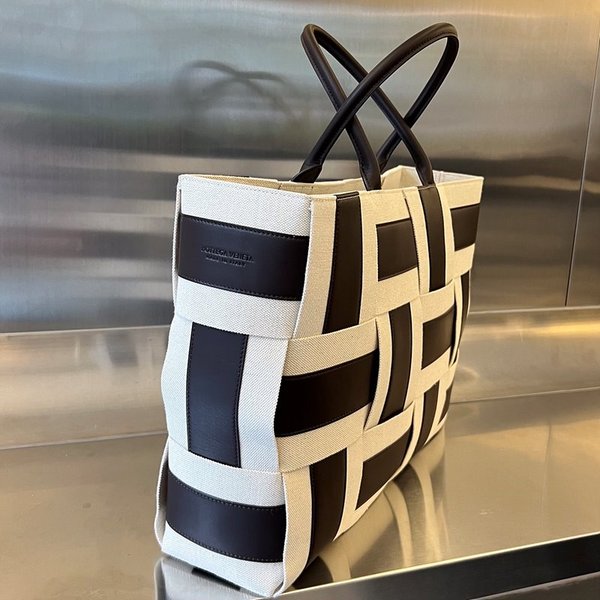 보테가베네타 아르코 라지 토트백 [매장가 518만원대]