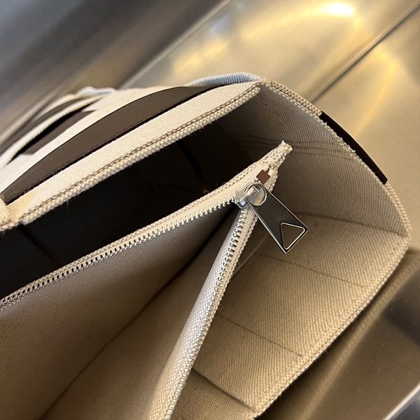 보테가베네타 아르코 라지 토트백 [매장가 518만원대]