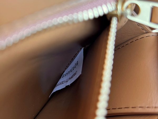 보테가베네타 스몰 카세트백 [매장가 424만원대]