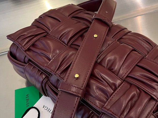 보테가베네타 스몰 카세트백 [매장가 424만원대]